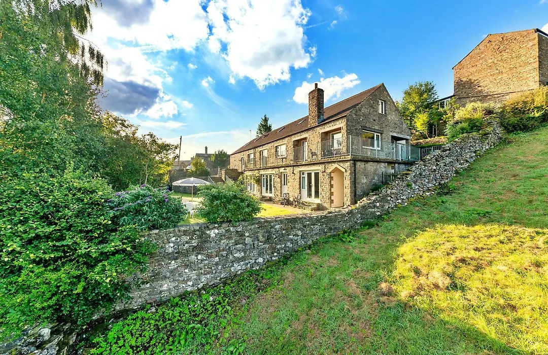 Finest Retreats - Loxley House-1