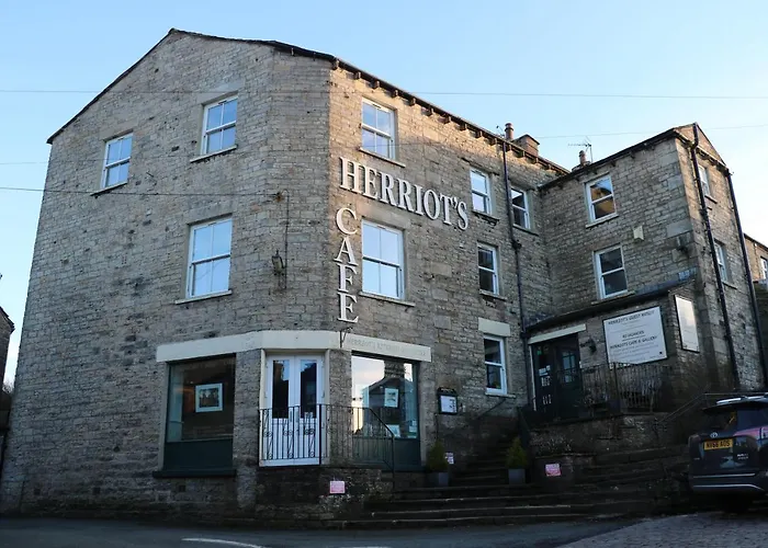 Herriot'S Hawes